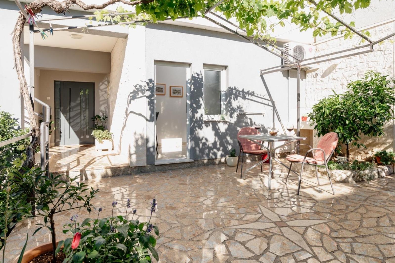 Apartments Kudelik Trogir Exterior foto