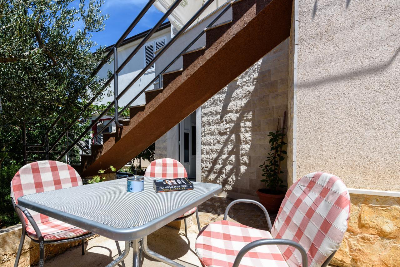 Apartments Kudelik Trogir Exterior foto